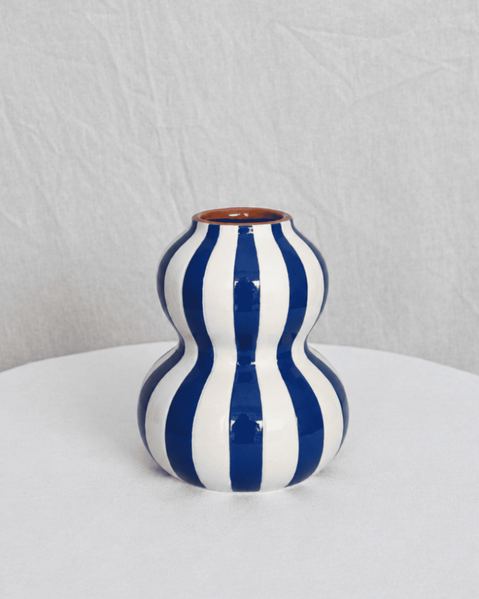 Vase rayé bleu