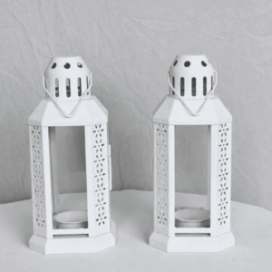 Lanternes blanches en plastique