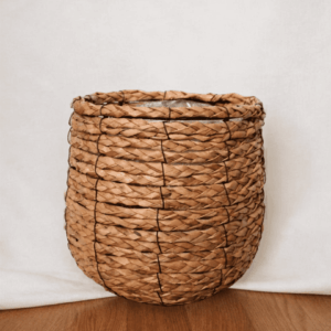 Cache-pot en raphia